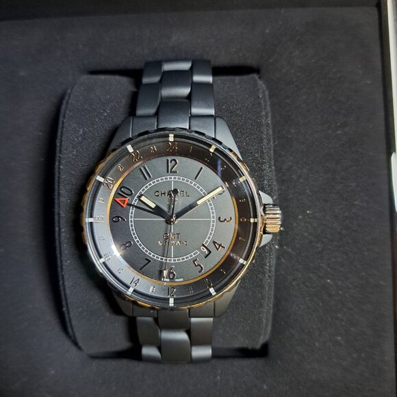 CHANEL J12 GMT Watch, 41 mm - Picture 6 of 8